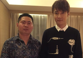 广州摩登7官网与明星合影